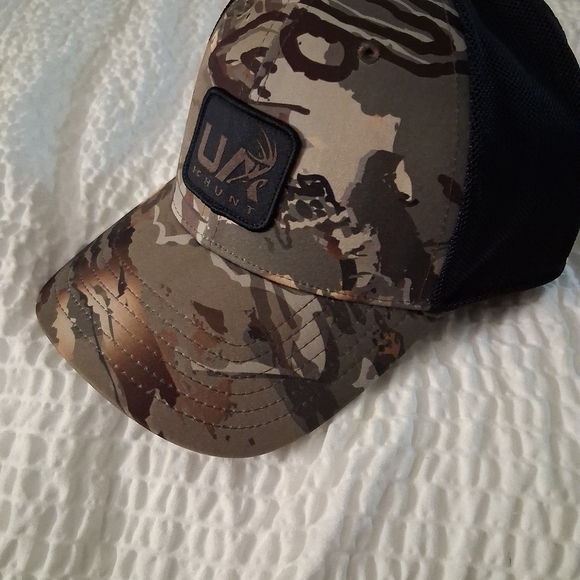 Under Armour Men's Camo hat adjustable - Picture 5 of 7